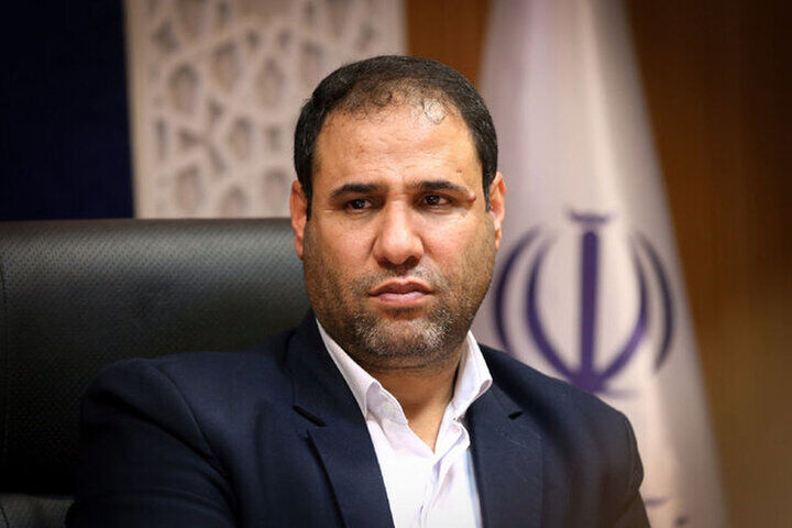 انتقاد تند از وزیر آموزش و پرورش: هم حرف‌های عجیب و غریب می‌زنید، هم اقداماتتان بازی سیاسی است