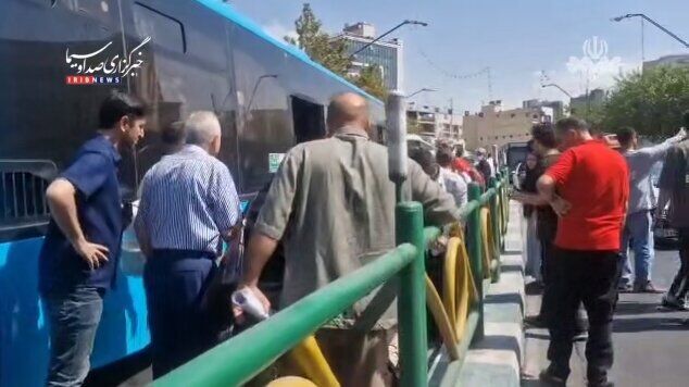 برخورد اتوبوس شرکت واحد با عابر پیاده در تهران