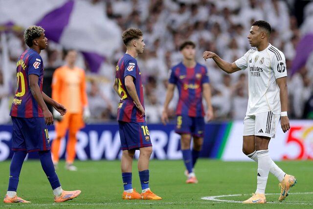 ونگر: ال‌کلاسیکو شبیه بازی مردها برابر پسربچه‌ها بود