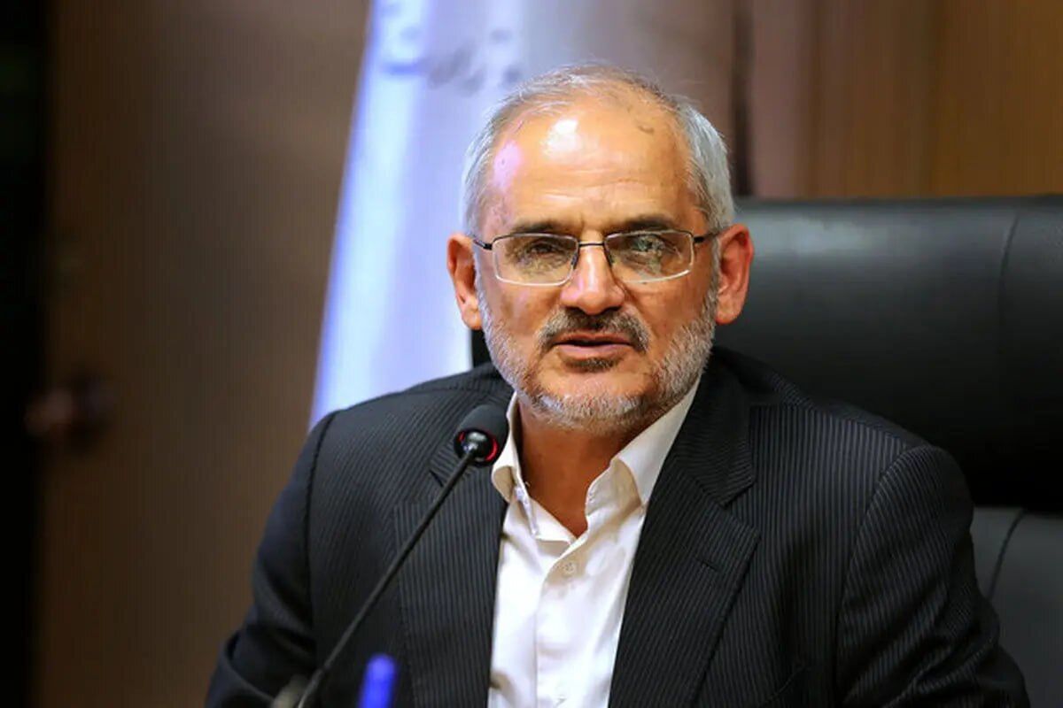 رئیس دفتر رئیس جمهور: کسی بیش از سهمیه بخواهد بنزین خریداری کند قیمت بالاتری خواهد داشت