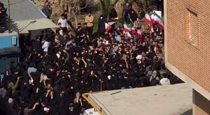 وزارت علوم: با رفتار‌های ساختارشکنانه دانشجویان از جمله فحاشی، برخورد می‌شود