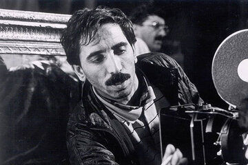 حمله عجیب روزنامه اصولگرا به محسن مخملباف/ او با حضور سینماگران قبل از انقلاب به تندی مخالفت کرد