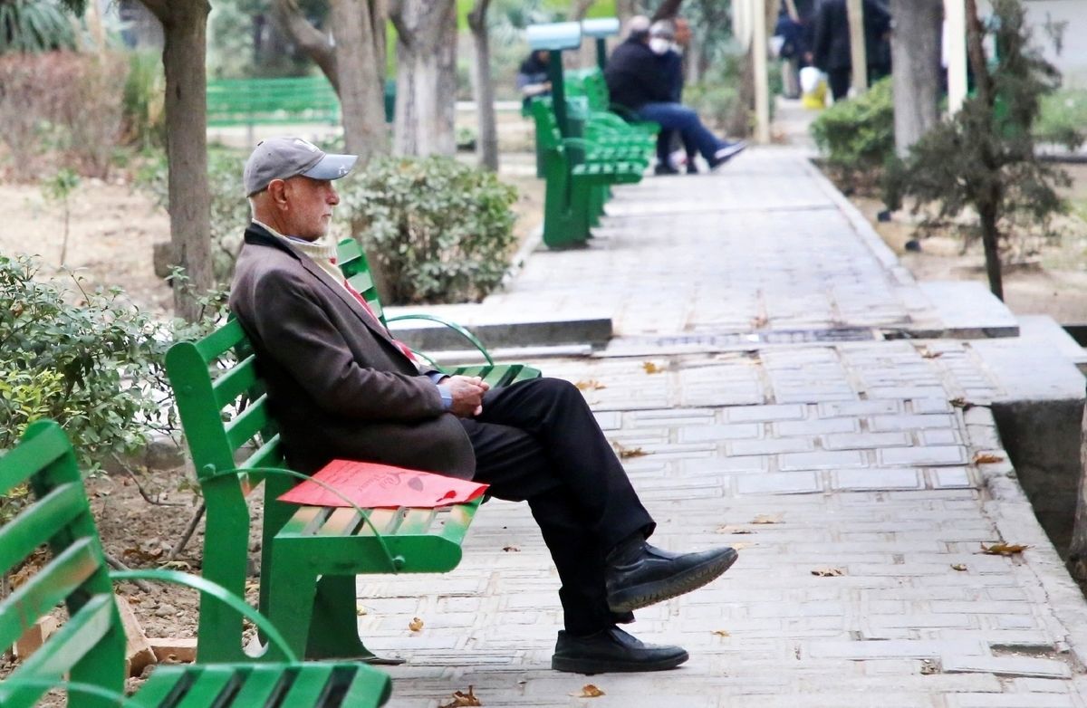 این دسته از بازنشستگان میتوانند وام ۲۰۰ میلیونی دریافت کنند