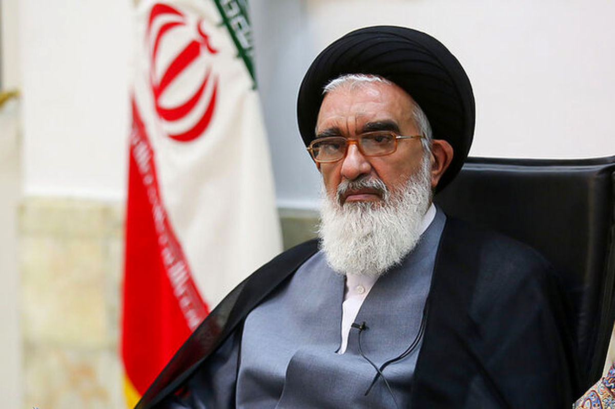 امام جمعه قم: از نیروی انتظامی به دلیل تلاش‌هایی که در عرصه حجاب و عفاف دارد باید تقدیر کرد