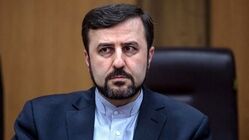 غریب آبادی:  تنگه هرمز میدان نمایش نظامی قدرت‌های فرامنطقه‌ای نیست