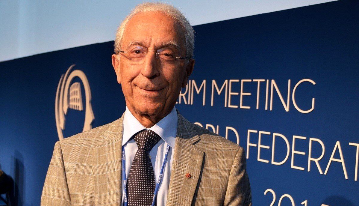 انتقاد روزنامه ایران از هو کردن پروفسور سمیعی در کنسرت ابی توسط اپوزیسیون