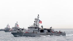 ارتش آمریکا از هدف قرار دادن یک شناور در اقیانوس آرام شرقی خبر داد