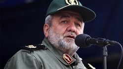 مشاور فرمانده کل سپاه: دشمن هیچ غلطی نمیتواند کند