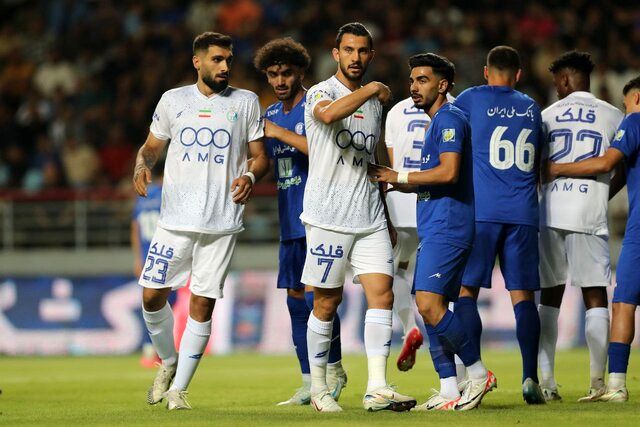 چرا استقلال از خارجی‌های خود استفاده نمی‌کند؟