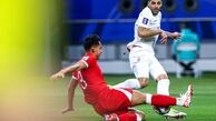 ویدئو | حواس‌پرتی بانمک مهدی طارمی در نشانه‌گیر اشتباه نی در لیوان نوشیدنی!