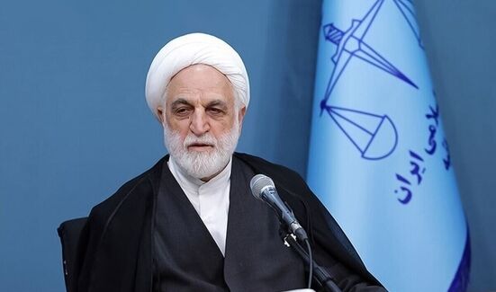 اژه‌ای: در مورد زمان و چگونگی اصلاح قیمت بنزین اختلاف نظر وجود دارد