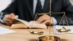 وکیل شاکی پرونده «پژمان جمشیدی» استعفا داد