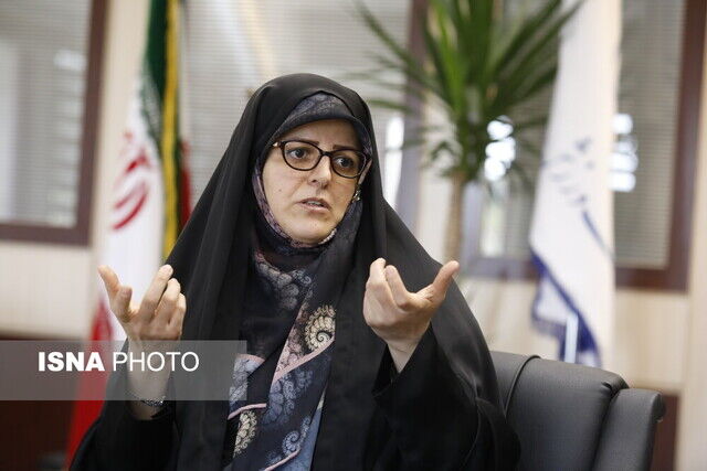 در ورزشگاه‌ها باید کرامت بانوی مسلمان ایرانی حفظ شود