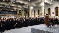 در دیدار امروز زنان و دختران با رهبر انقلاب چه کسانی سخنرانی کردند؟