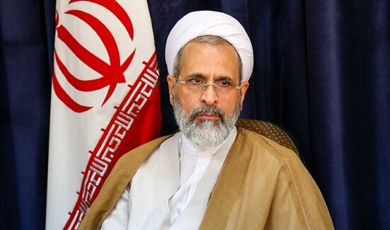 آیت الله اعرافی: رهبر شهید انقلاب شناخت دقیقی از تاریخ و جریان‌های کشورها داشتند/ حقی که ایشان بر زبان و ادبیات فارسی دارند، بسیار بالاست