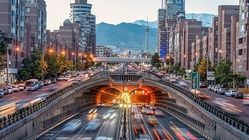 هر دو مسیر تونل توحید امشب مسدود است