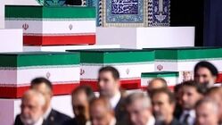 تصویری از فرزندان رهبر شهید در صف اول مراسم نماز امروز