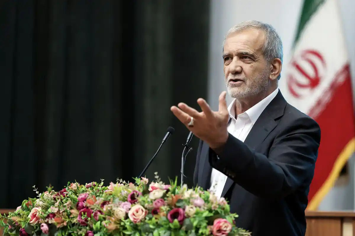 پزشکیان: قابل قبول نیست که پس از گذشت ۴۷ سال از انقلاب، مدارس کانکسی داشته باشیم